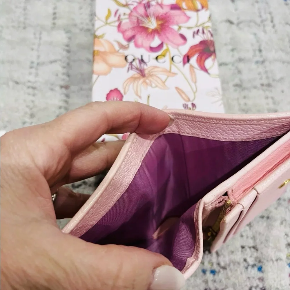 Gucci GG Flora Floral Canvas Wallet with Pink and Gold Accents - Picture 8 of 10